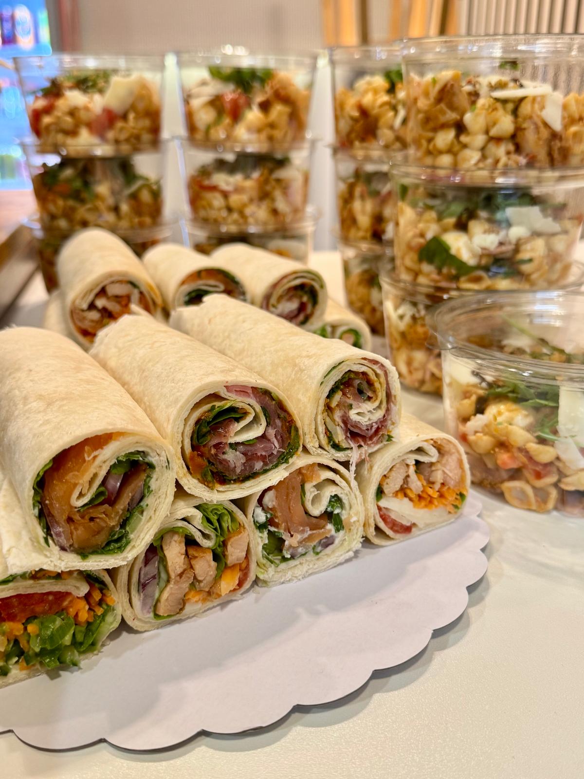 Schotel met verse wraps